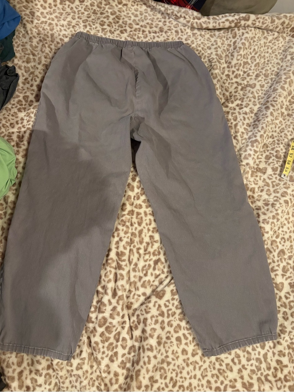 Women’s Gray Pull On Cropped Pants Size Petite Large - Picture 5 of 7